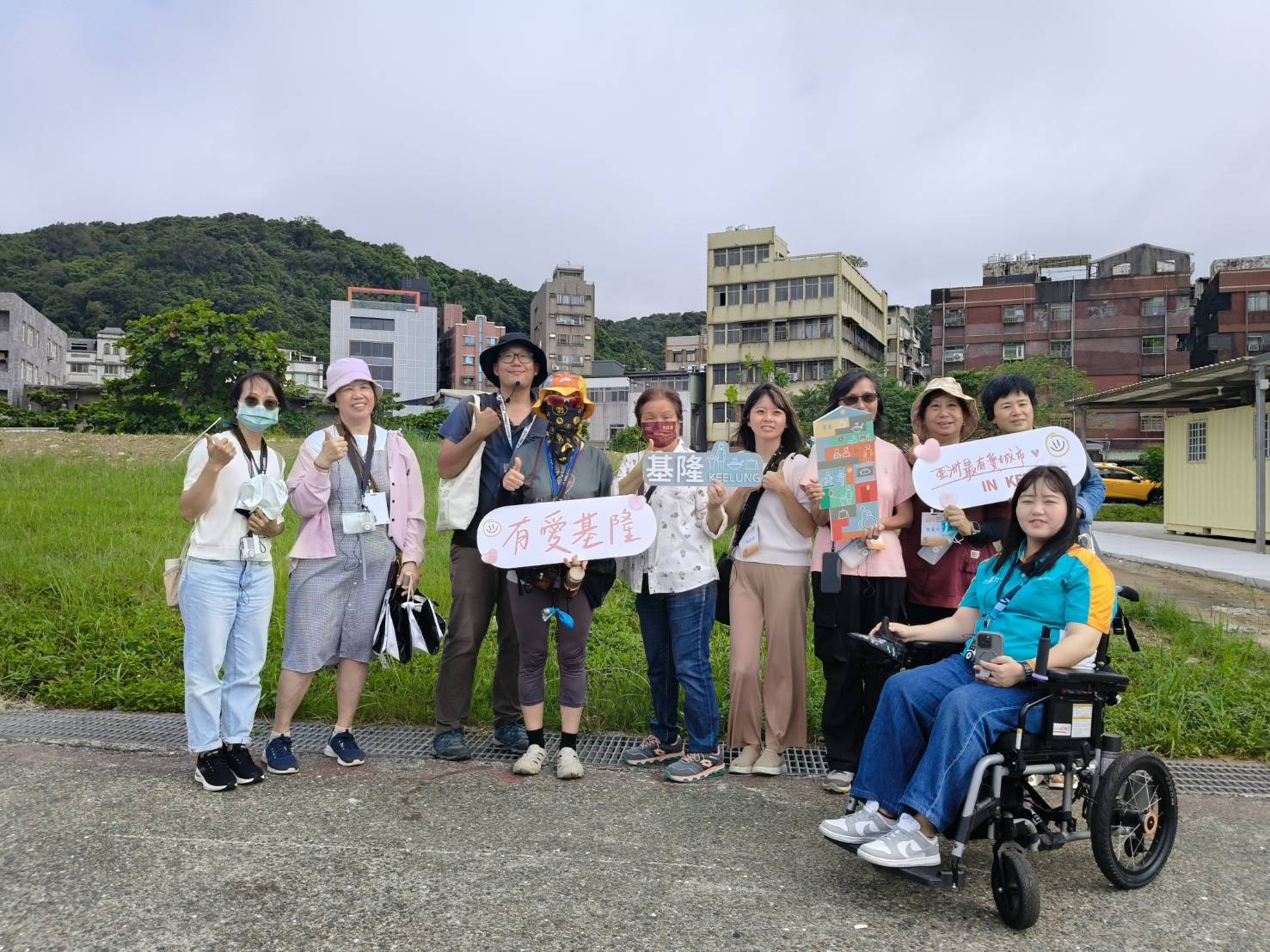 基隆卡米諾導覽講師、課程參與學員與基地合照